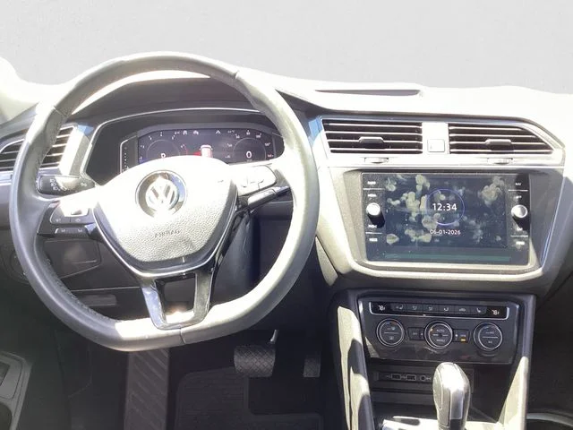 Used 2020 Deep Black Volkswagen 2.0T SEL image 9