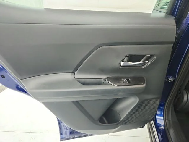 New 2026 Blue Nissan SR image 32