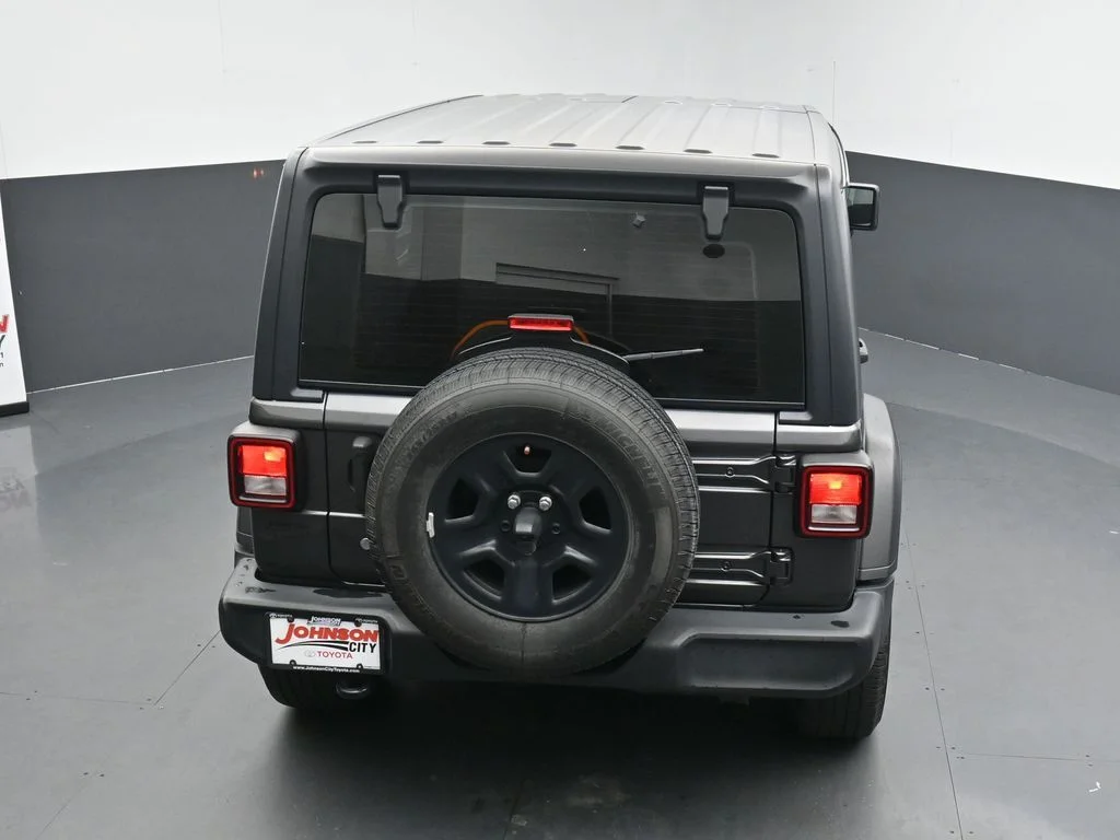 Used 2021 Gray Jeep Unlimited Sport image 27