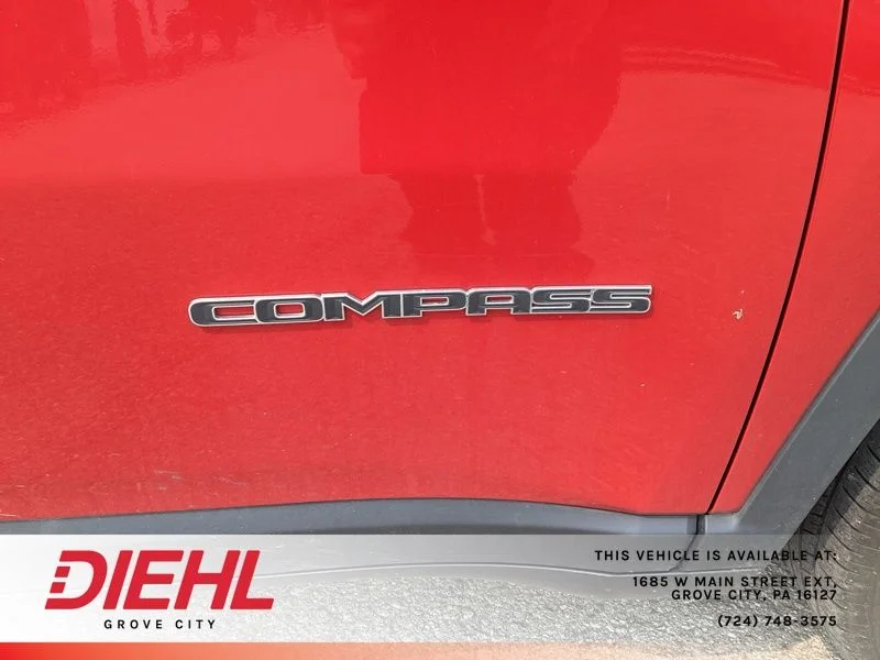 Used 2020 Red Jeep Latitude image 10