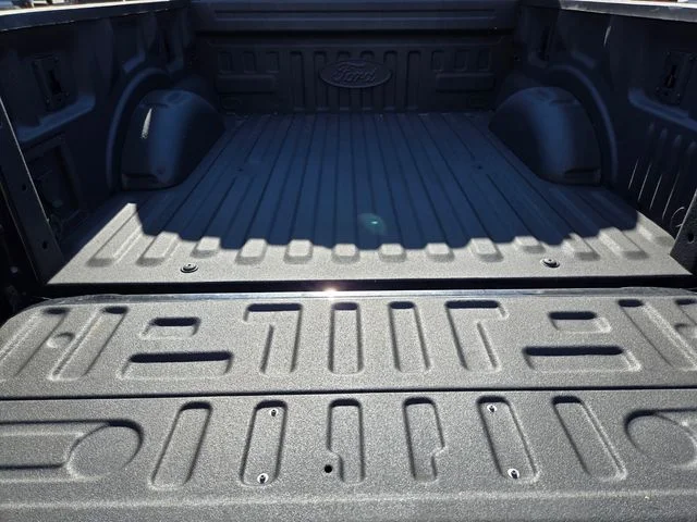 Used 2023 Black Ford XLT image 17