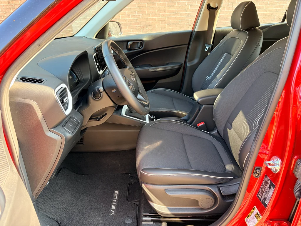 Used 2025 Ultimate Red Hyundai Limited image 10