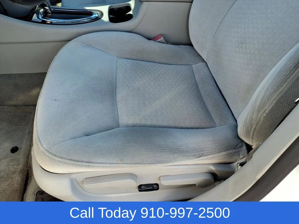Used 2012 SUMMIT WHITE Chevrolet LT Fleet image 16