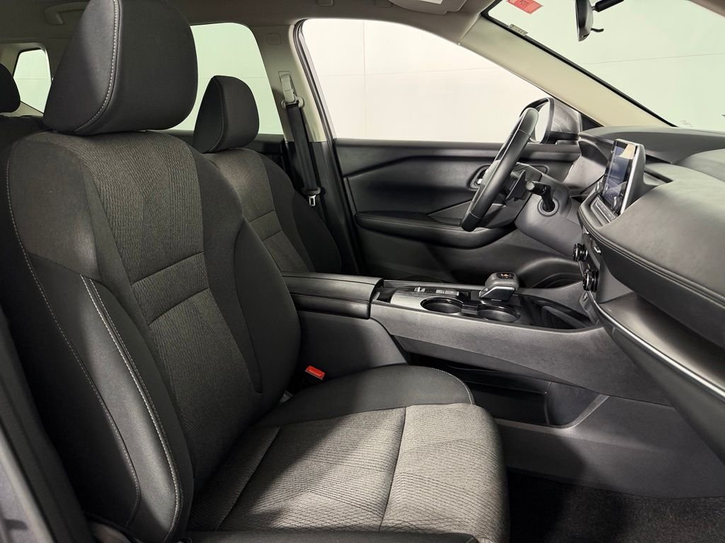 Used 2025 Gun Metallic Nissan SV image 30