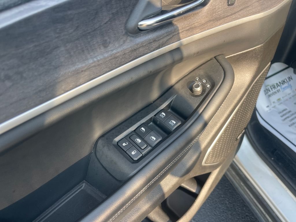 Used 2024 Silver Jeep 4xe image 11