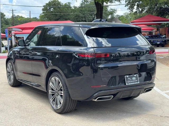 New 2026 Santorini Black Land Rover Dynamic SE image 6