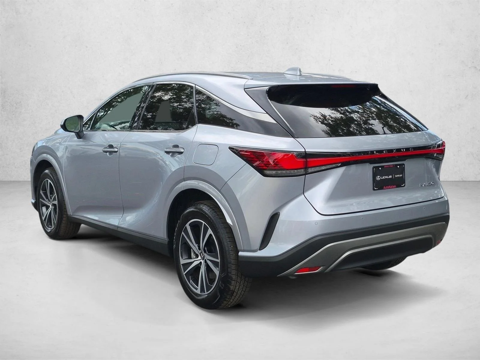 Certified Used 2025 Iridium Lexus PREMIUM image 8