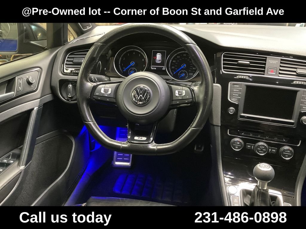 Used 2016  Volkswagen Base image 16