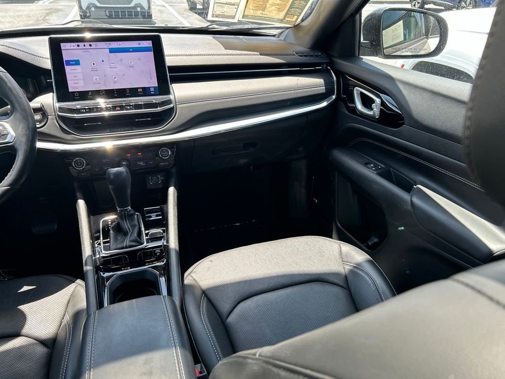 Used 2022 Silver Jeep Limited image 11