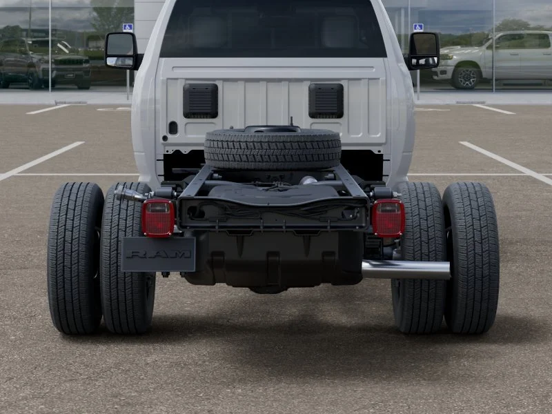 New 2026 Bright White Clearcoat RAM Tradesman image 40