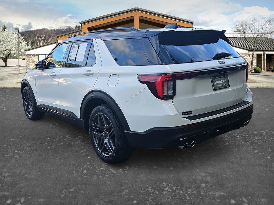 Used 2025 White Metallic Ford ST image 6