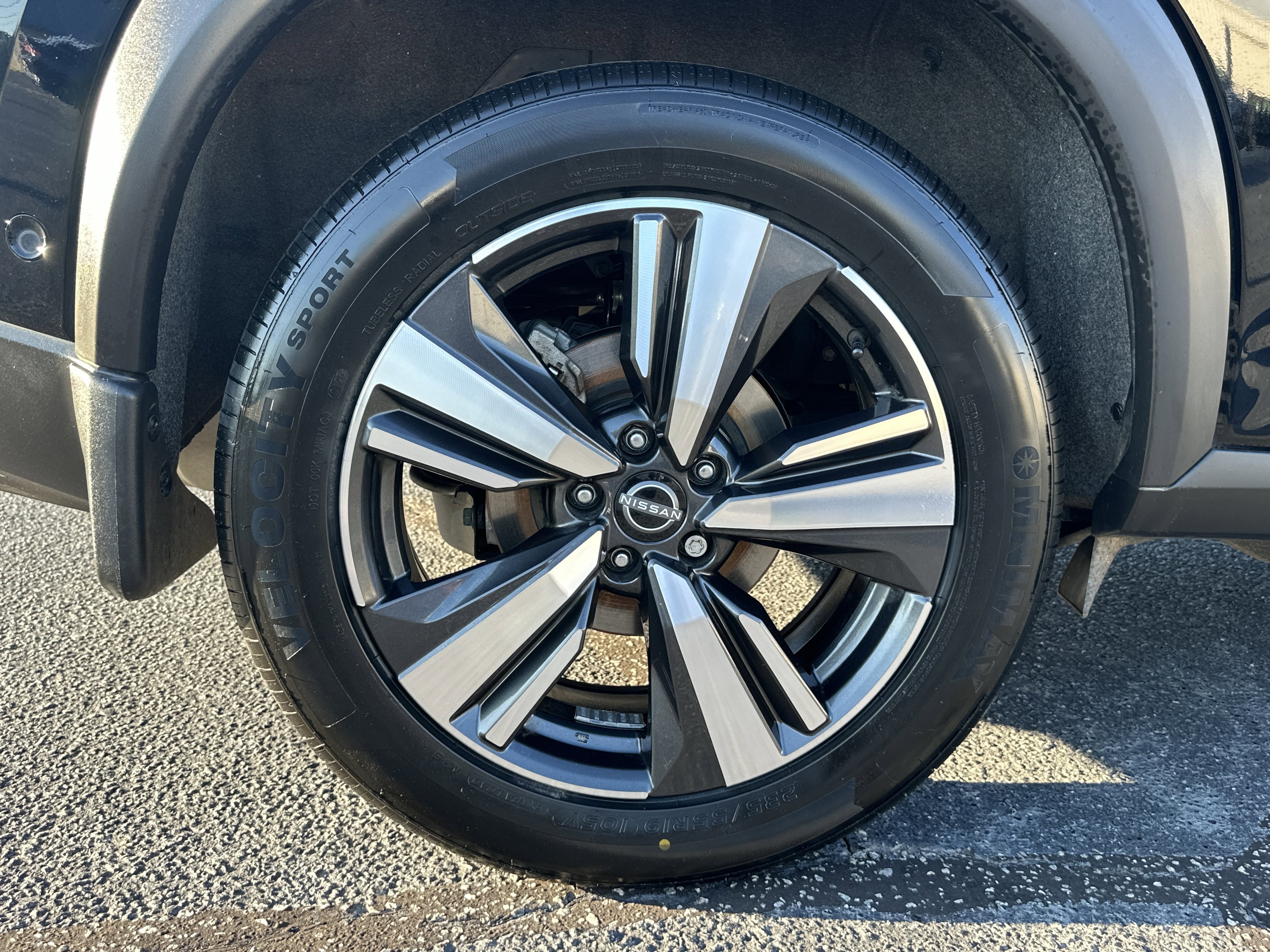 Used 2023 Super Black Nissan Platinum image 19