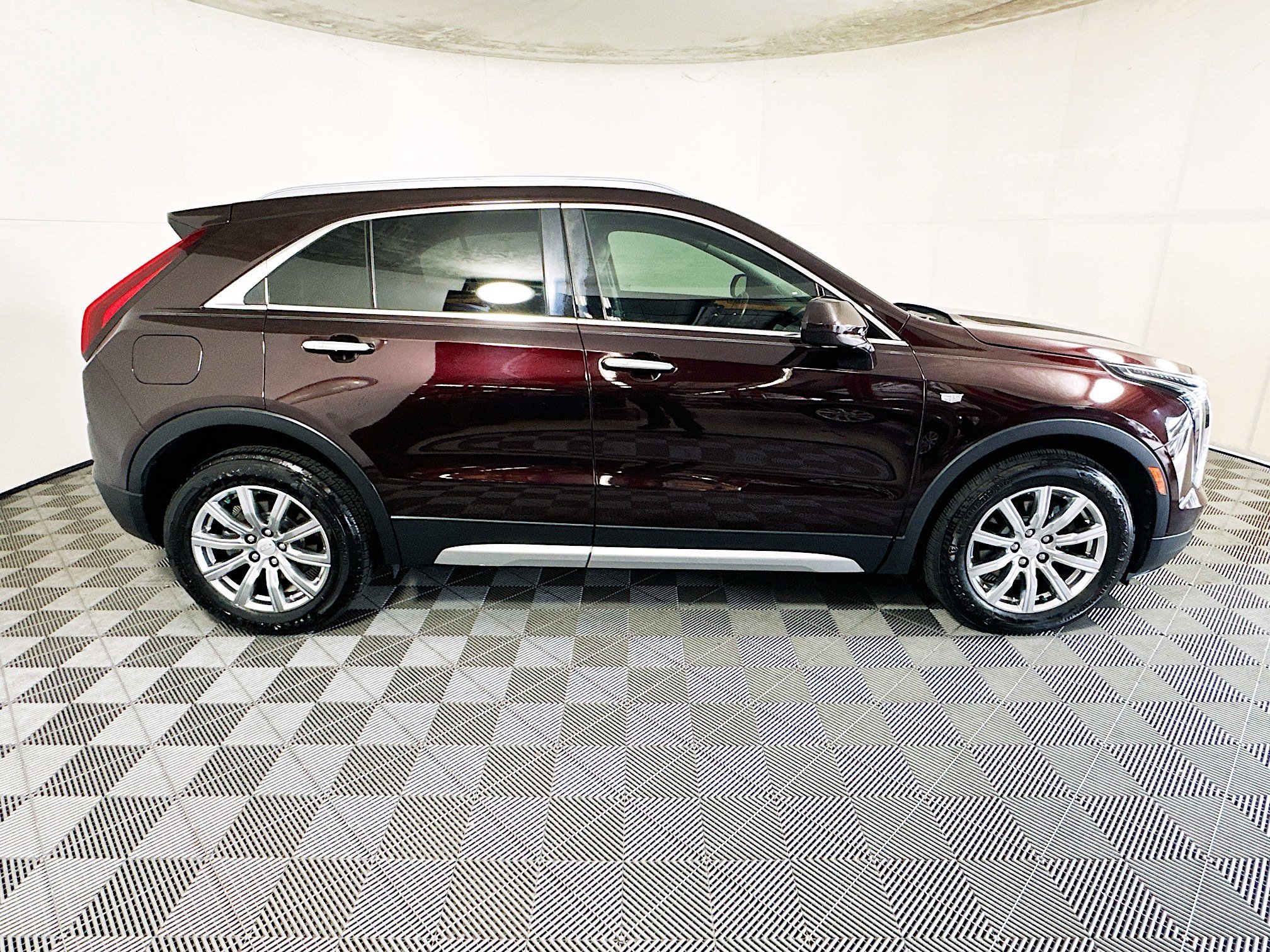 Used 2020 Garnet Metallic Cadillac FWD Premium Luxury image 2