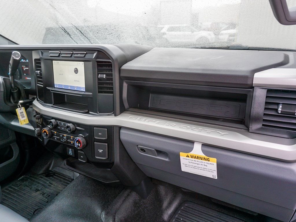 New 2024 Oxford White Ford XL image 13