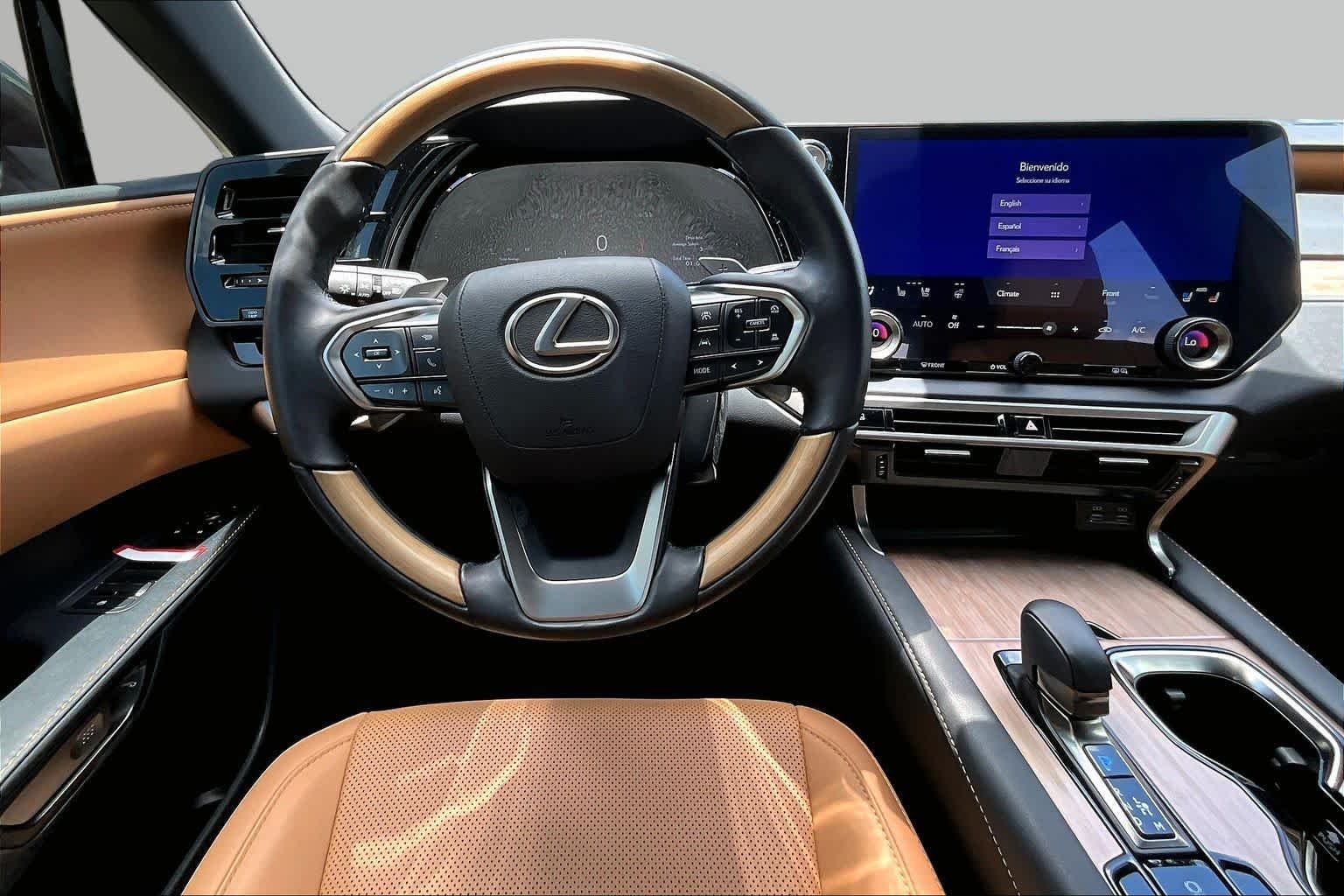 Used 2026 Nori Green Pearl Lexus Premium image 6