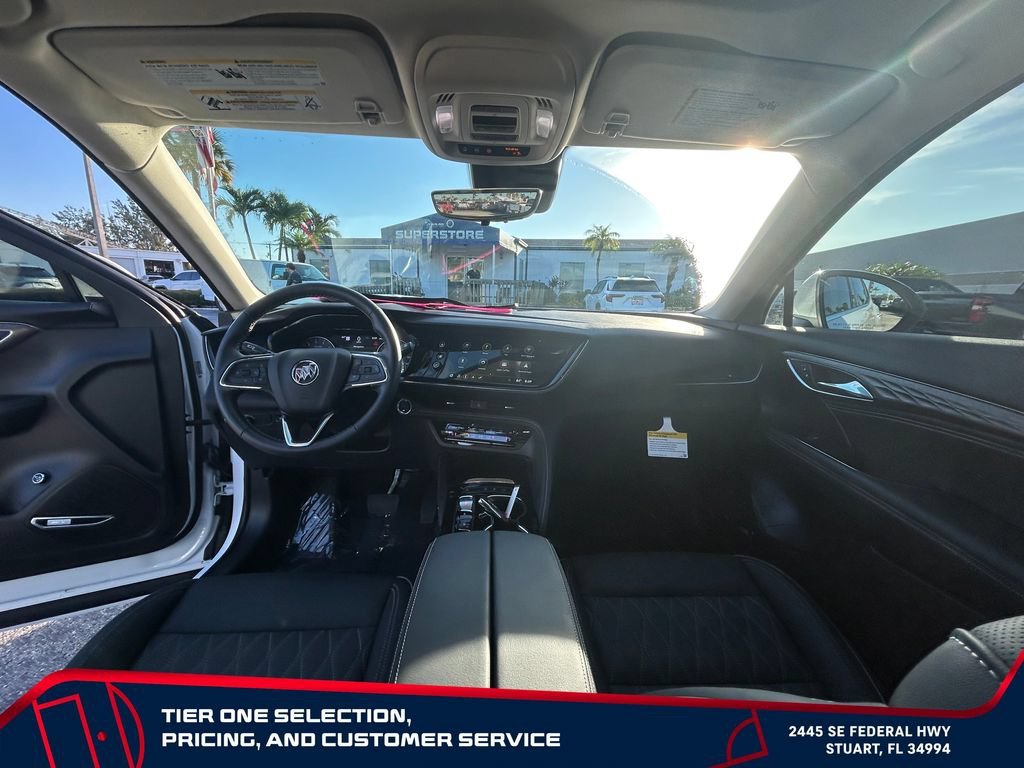 Used 2023 WHITE FROST TRICOAT Buick Avenir image 29