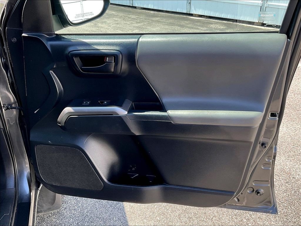 Used 2018 Magnetic Gray Metallic Toyota SR5 Double Cab 4x4 image 12