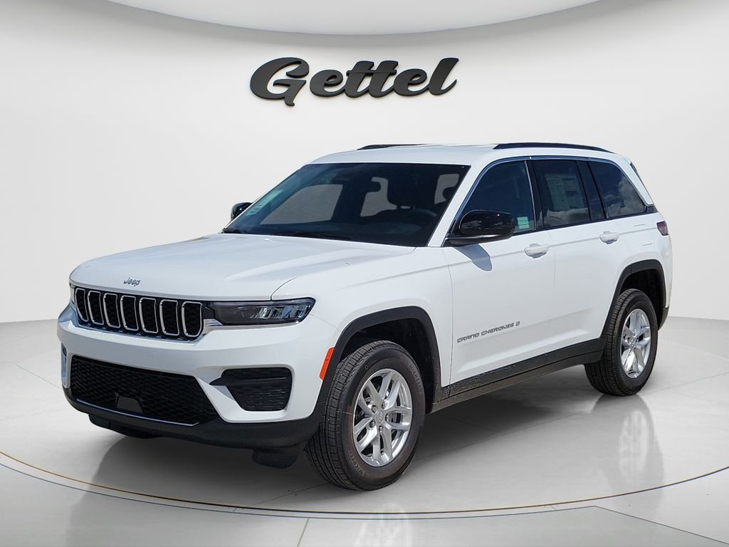 2026 Jeep Grand Cherokee Laredo's photo