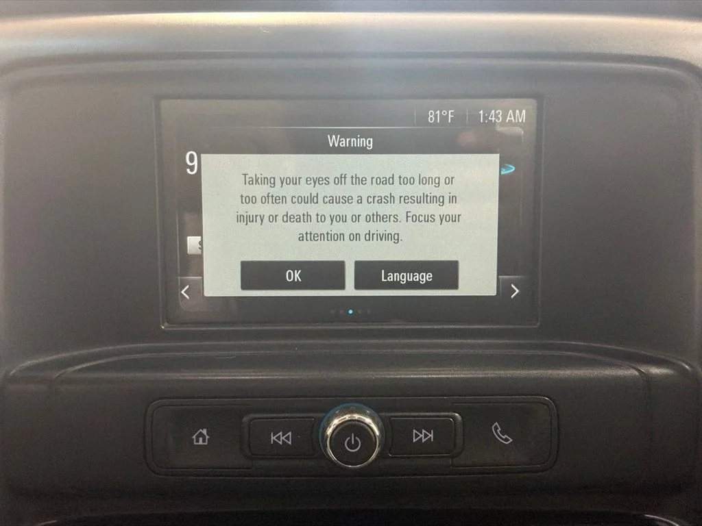 Used 2018 Summit White GMC Base image 14