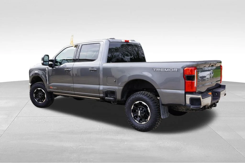 Used 2026 Gray Ford Lariat image 9