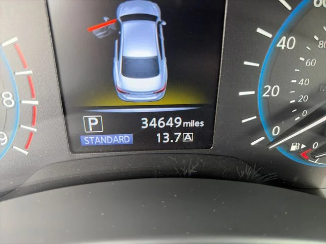 Used 2022 Grand Blue INFINITI LUXE image 3