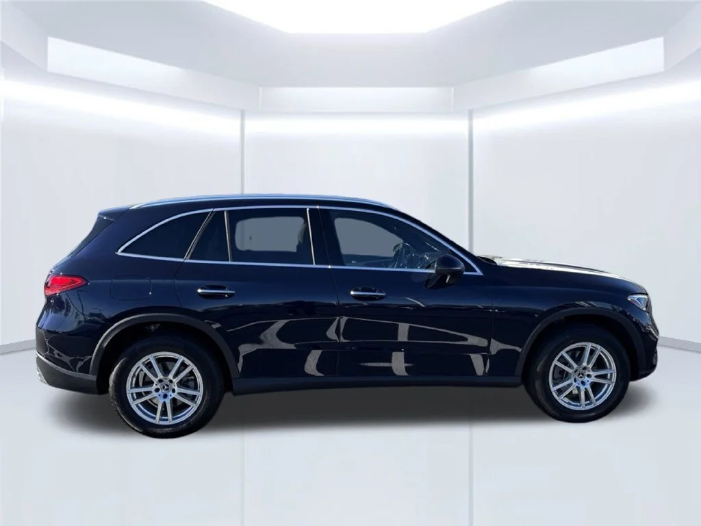 Certified Used 2024 Nautical Blue Metallic Mercedes-Benz GLC 300 image 8