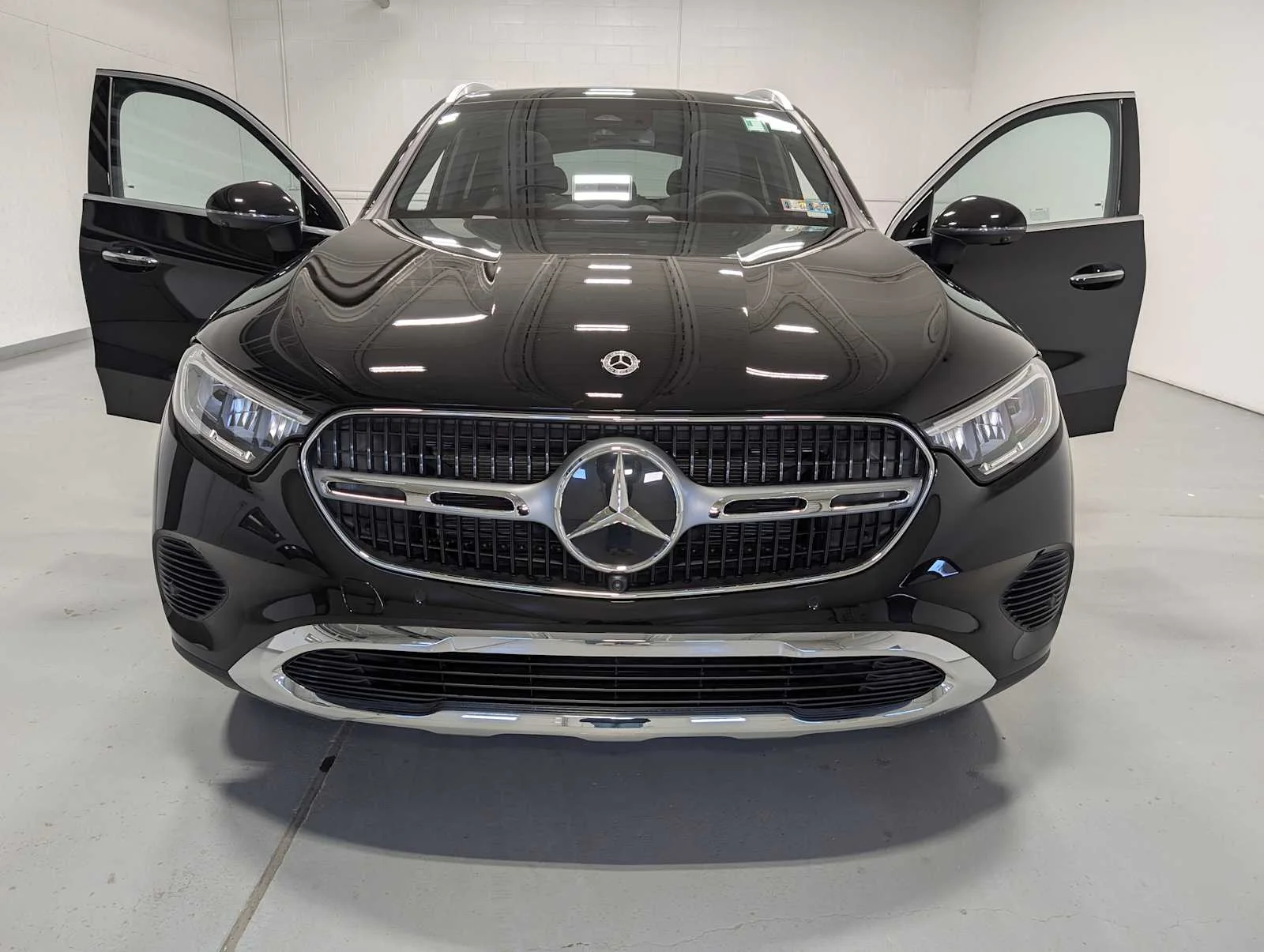 Used 2026 Black Mercedes-Benz GLC 300 image 15