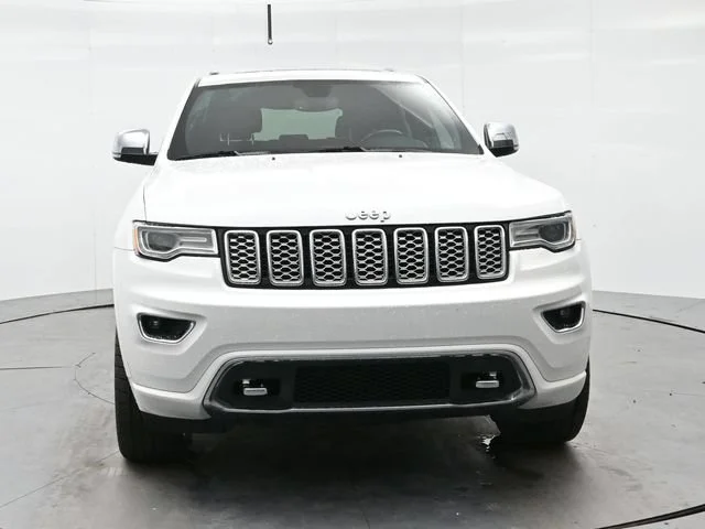 Used 2019 Ivory 3-coat Jeep Overland image 2