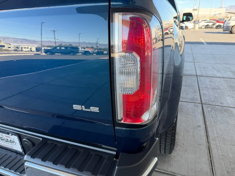 Used 2020 BLUE EMERALD METALLIC GMC 2WD SLE image 25