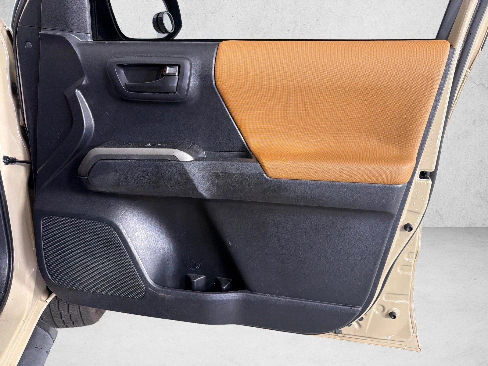 Used 2019 Quicksand Toyota SR5 image 14