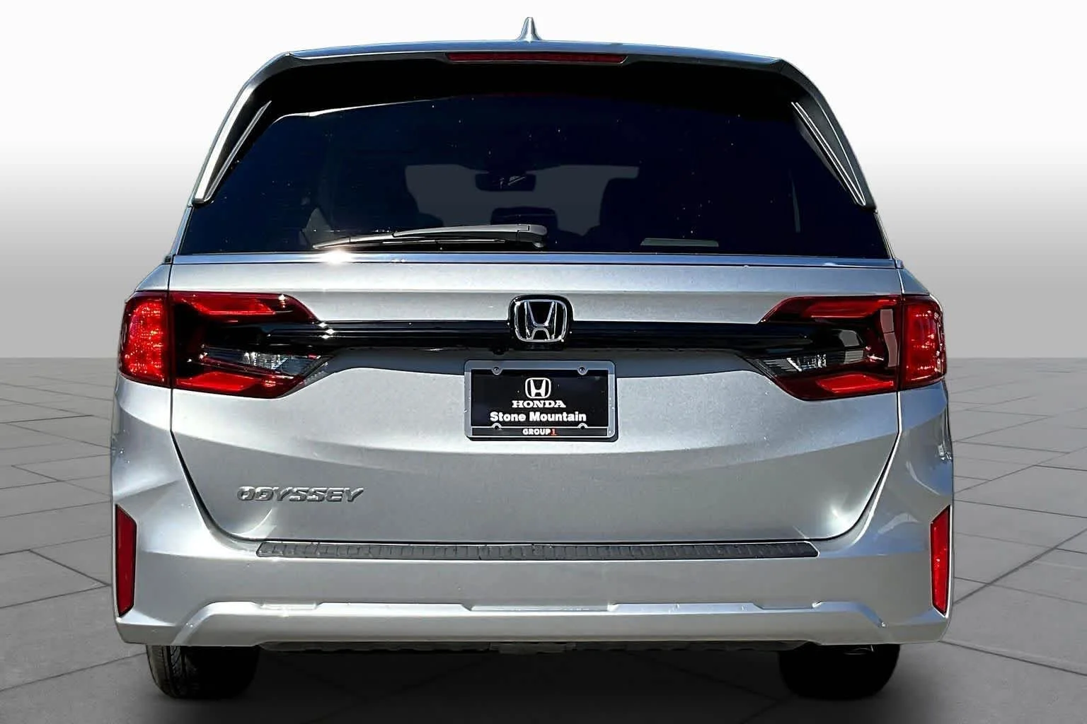 New 2027 Solar Silver Metallic Honda EX-L image 4