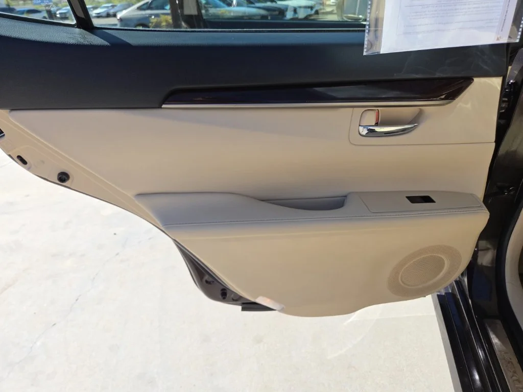 Used 2013 Red Lexus 350 image 19