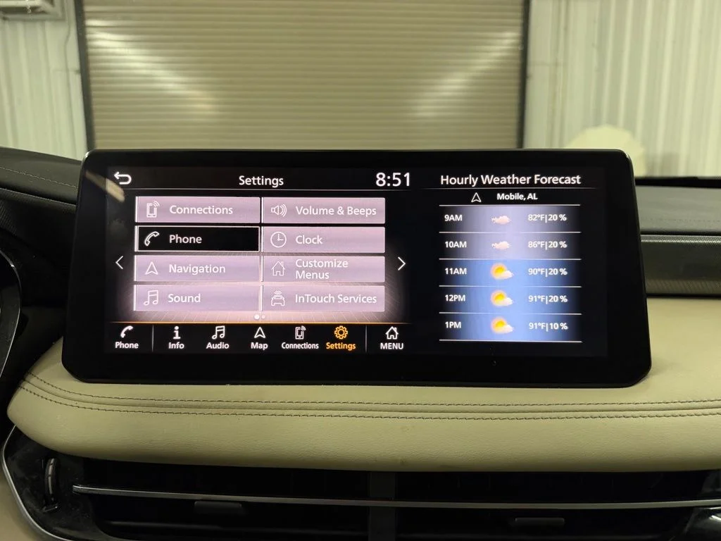 Used 2024 Gray INFINITI LUXE image 22