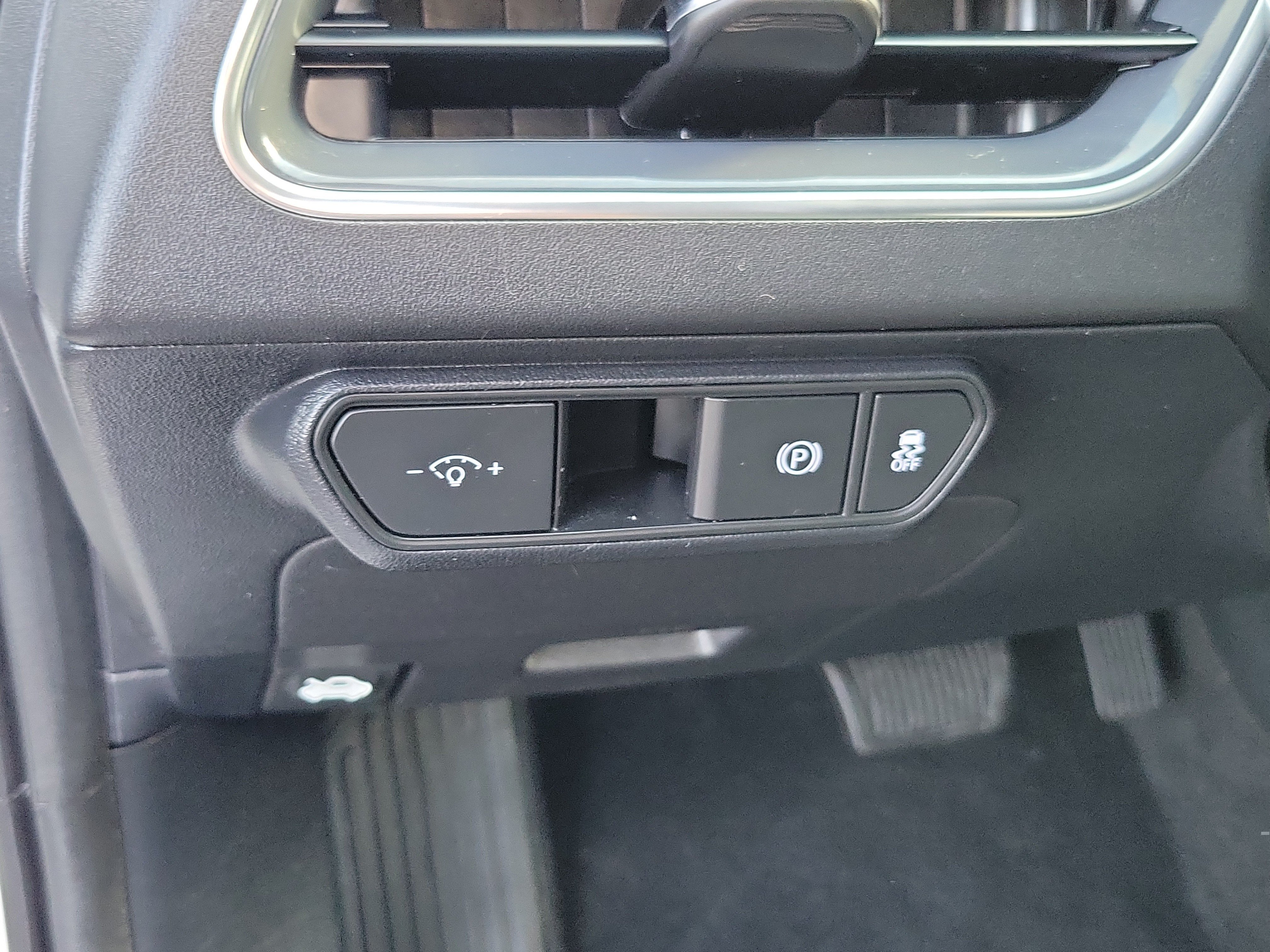 Certified Used 2025 Snow White Pearl Kia EX image 17