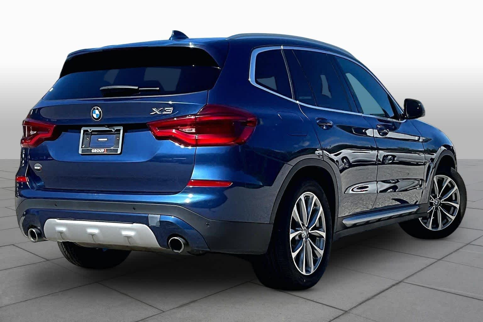 Used 2018 Phytonic Blue Metallic BMW xDrive30i image 13