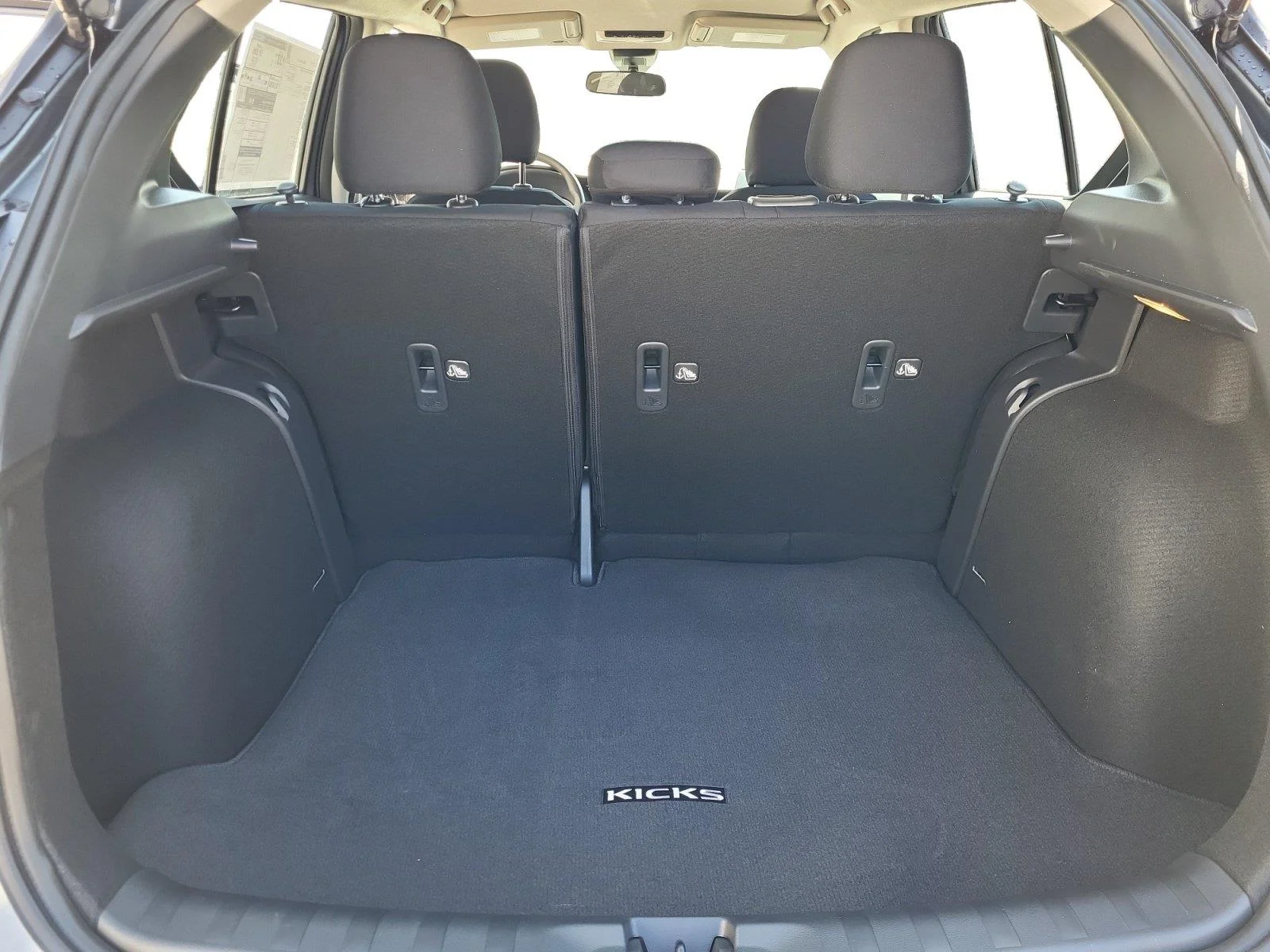 Certified Used 2025 Gun Metallic Nissan S image 18