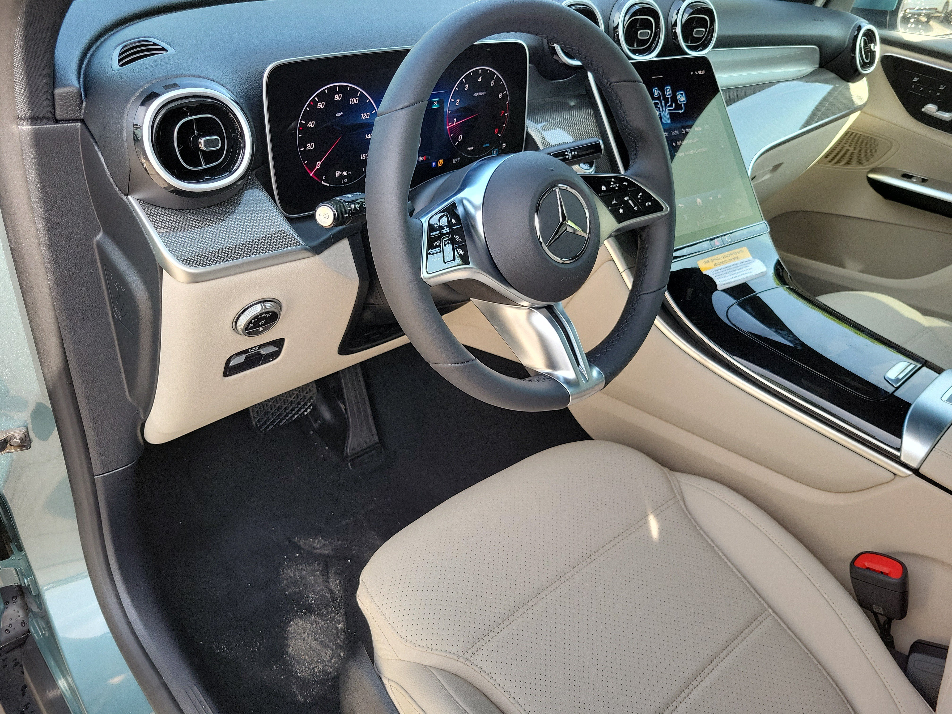 New 2026 Verde Silver Metallic Mercedes-Benz GLC 300 image 50