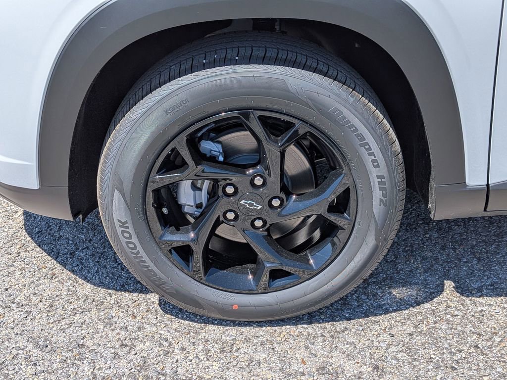 New 2026 Summit White Chevrolet LT image 11