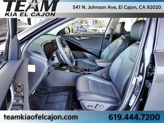 Used 2023 Gray Kia Wave image 14
