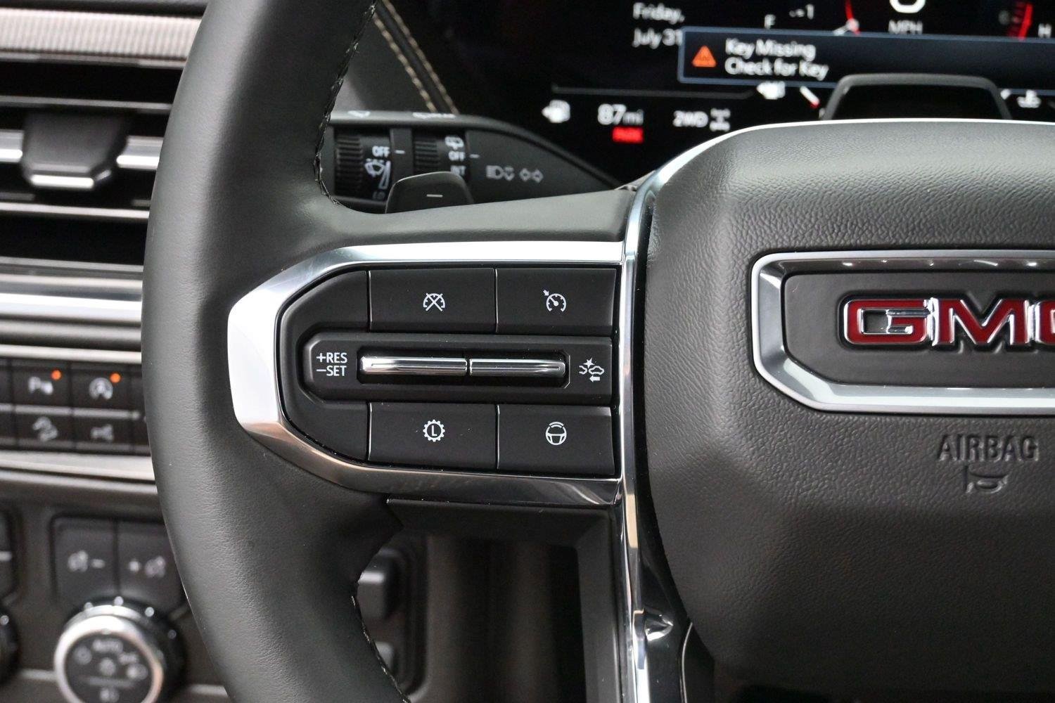 Used 2025 Sterling Metallic GMC Elevation image 17