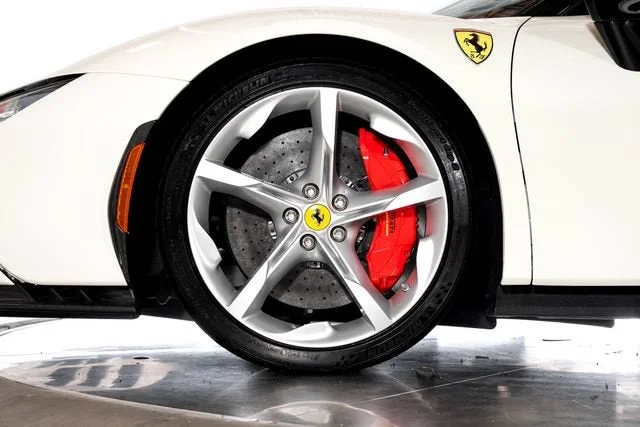 Used 2023 Bianco Avus Ferrari  image 19