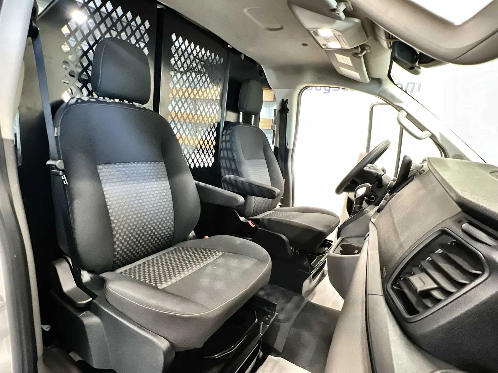 Used 2022 Oxford White Ford  image 22