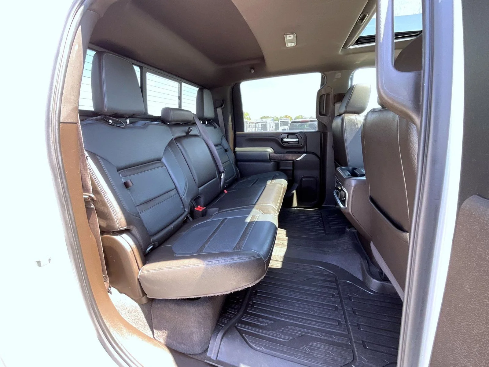 Used 2020 White GMC Denali image 18