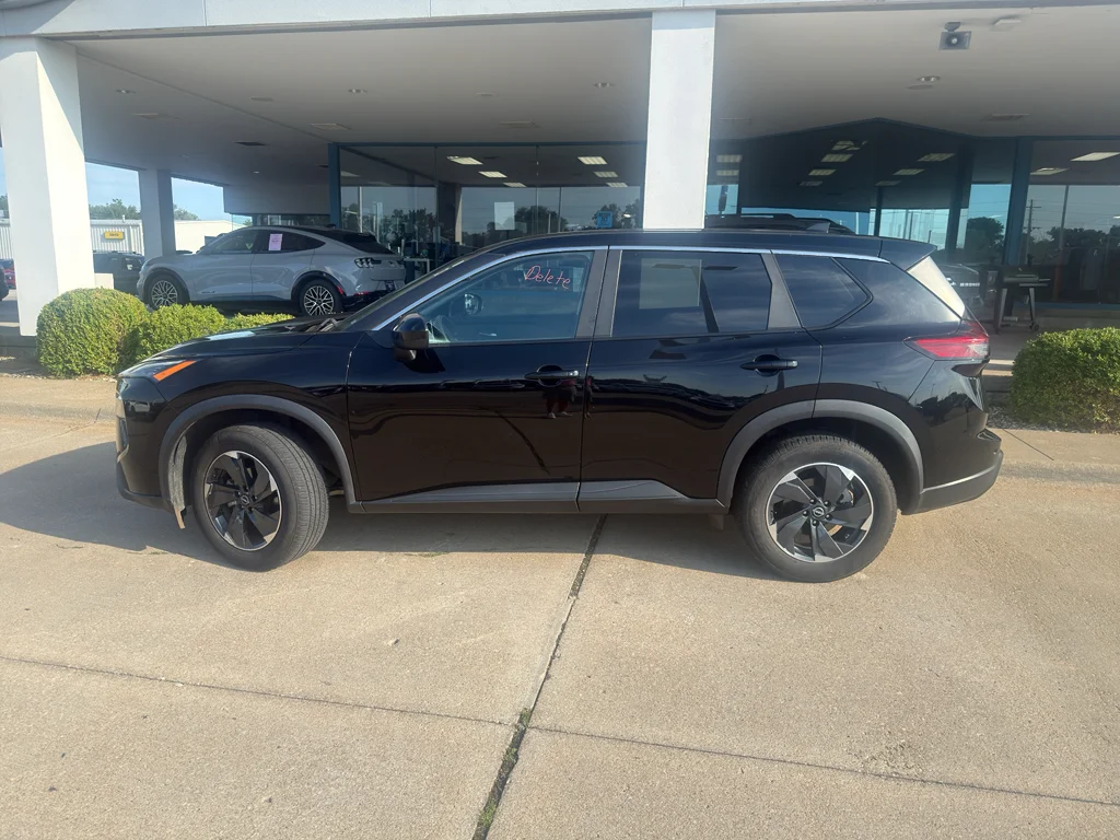 Used 2024 Super Black Nissan SV image 9