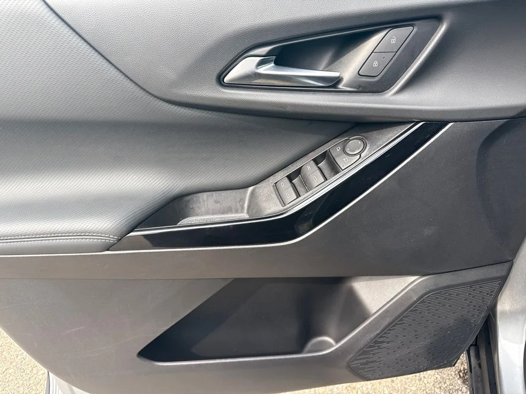 Used 2025 Sterling Gray Metallic Chevrolet LT image 19