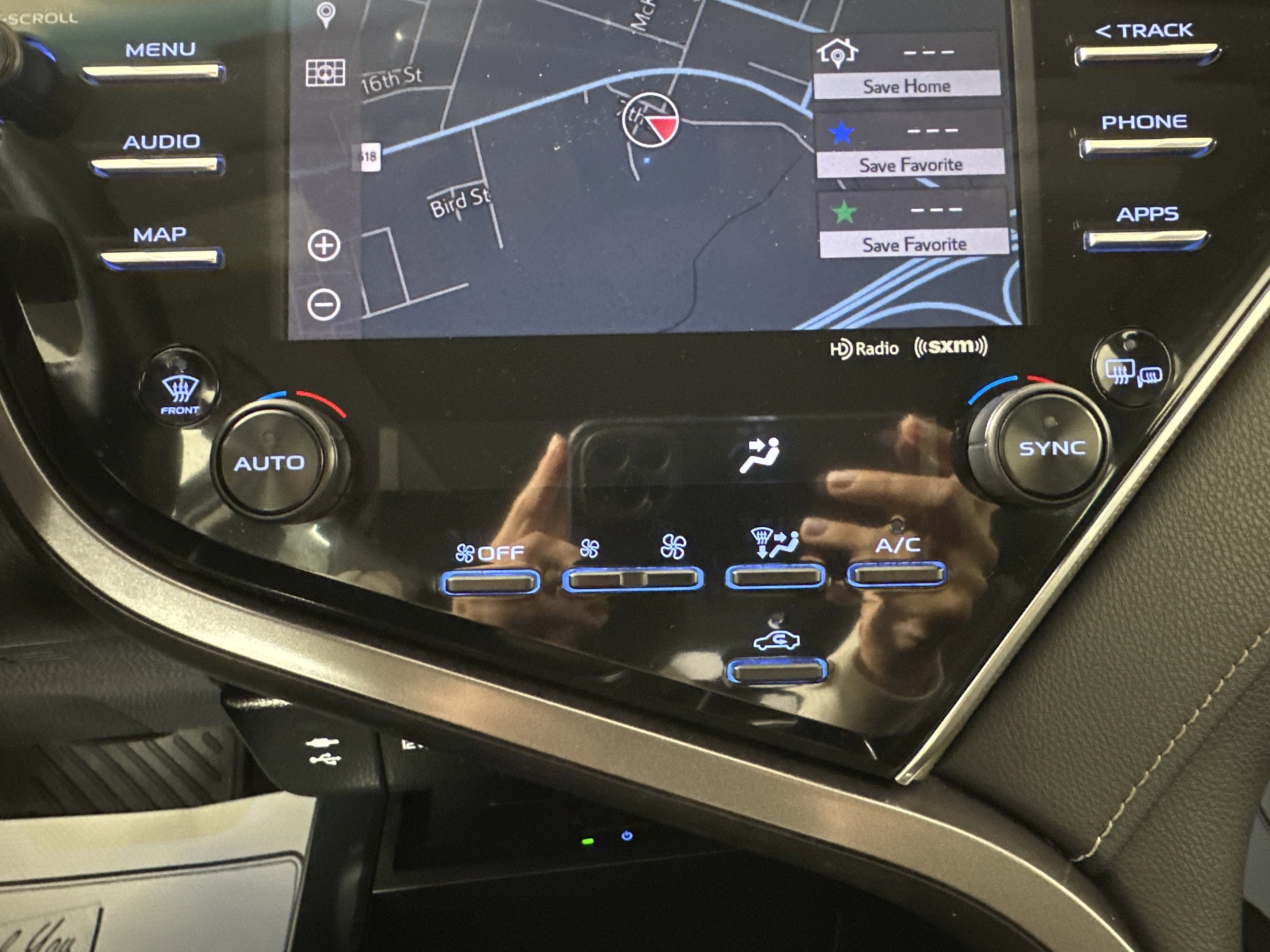 Used 2018  Toyota  image 18