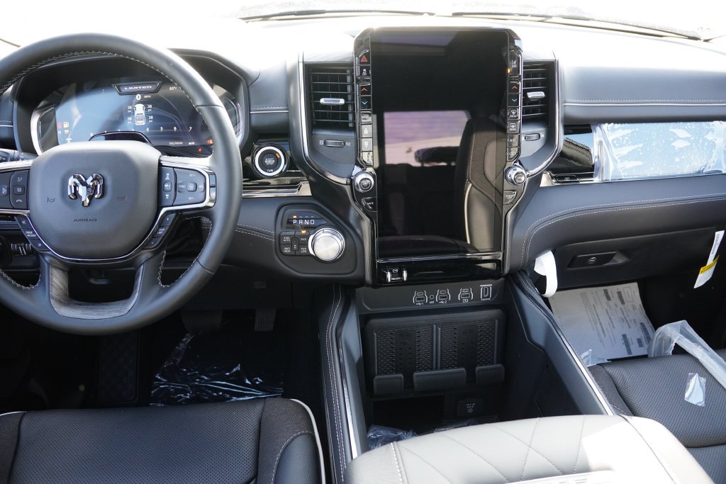 New 2027 Diamond Black Crystal Pearl-Coat Exterior Paint RAM Limited image 15