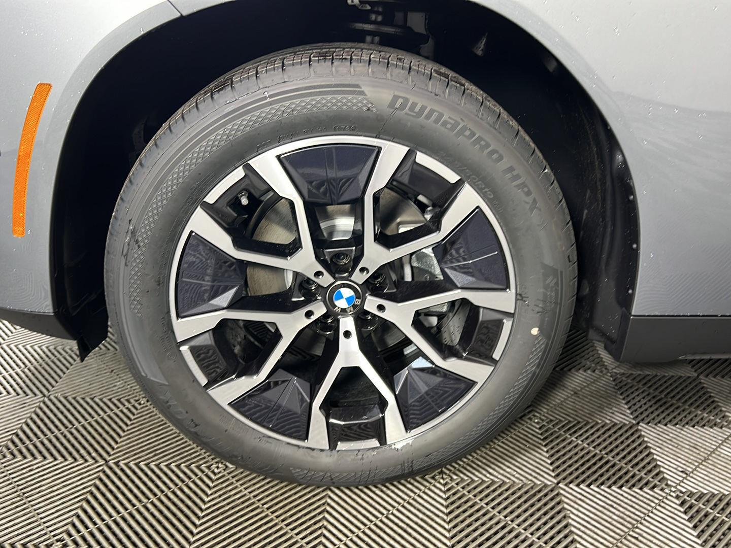 New 2026 Skyscraper Grey Metallic BMW 30 xDrive image 6