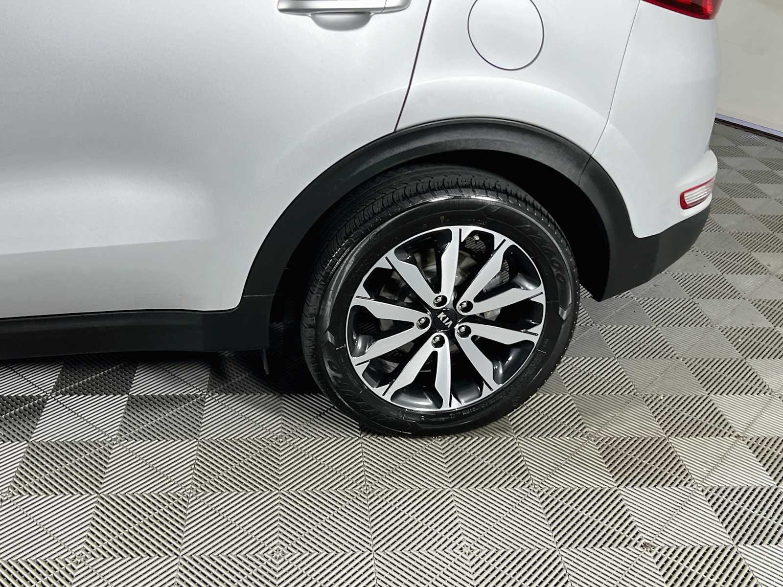 Used 2019 Sparkling Silver Kia EX image 31