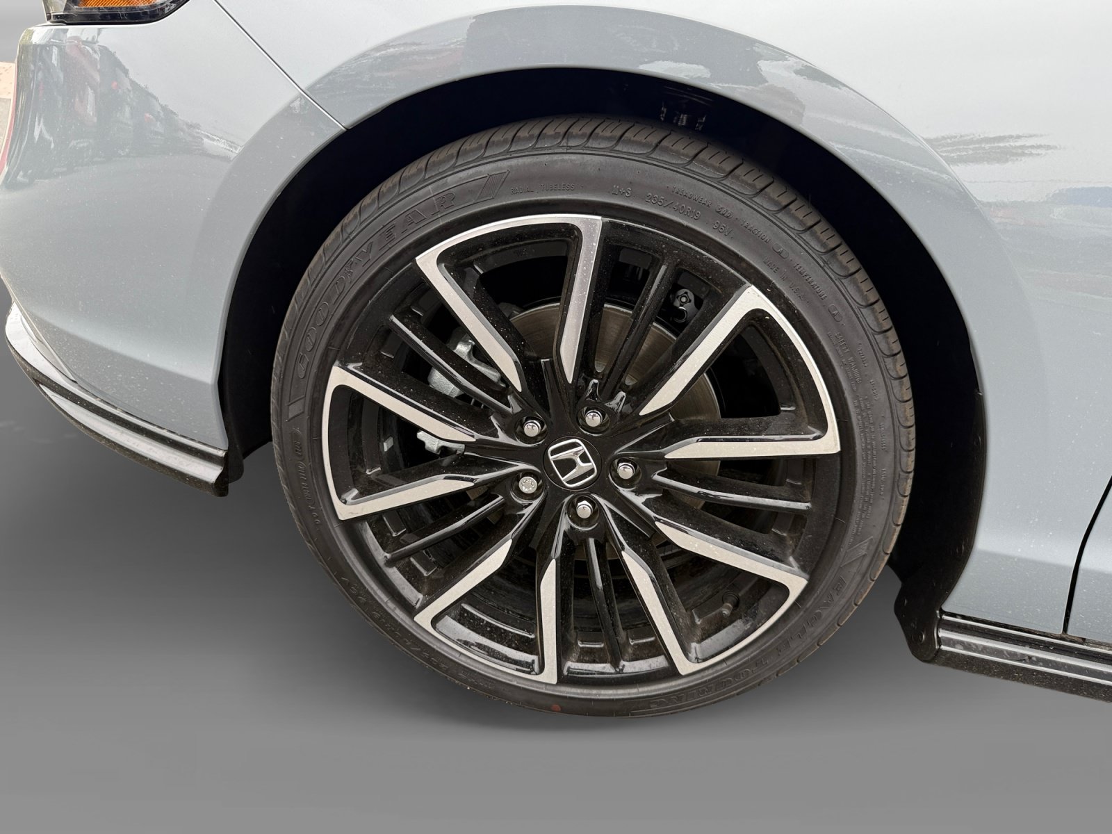 New 2026 Urban Gray Pearl Honda Touring image 9